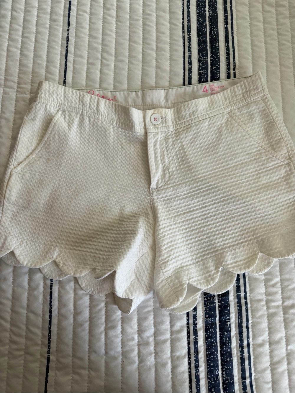 Lilly Pulitzer White Scallop-Hem Knit Shorts